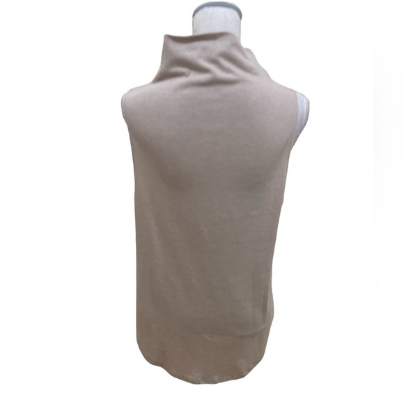 Leigh biege sleeveless envelop hem stretchy top mock neck size large - Picture 7 of 10